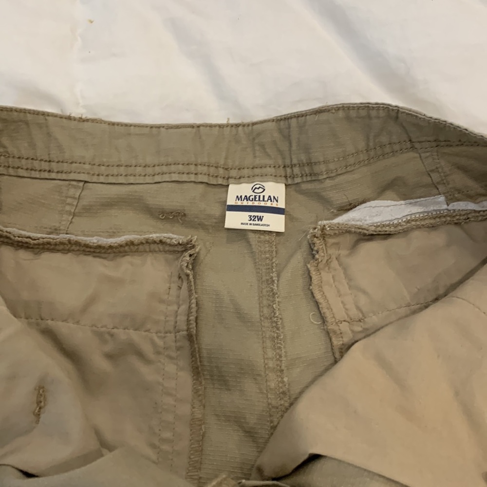 Magellan Khaki Cargo Shorts Size‎ 32 - Picture 8 of 10